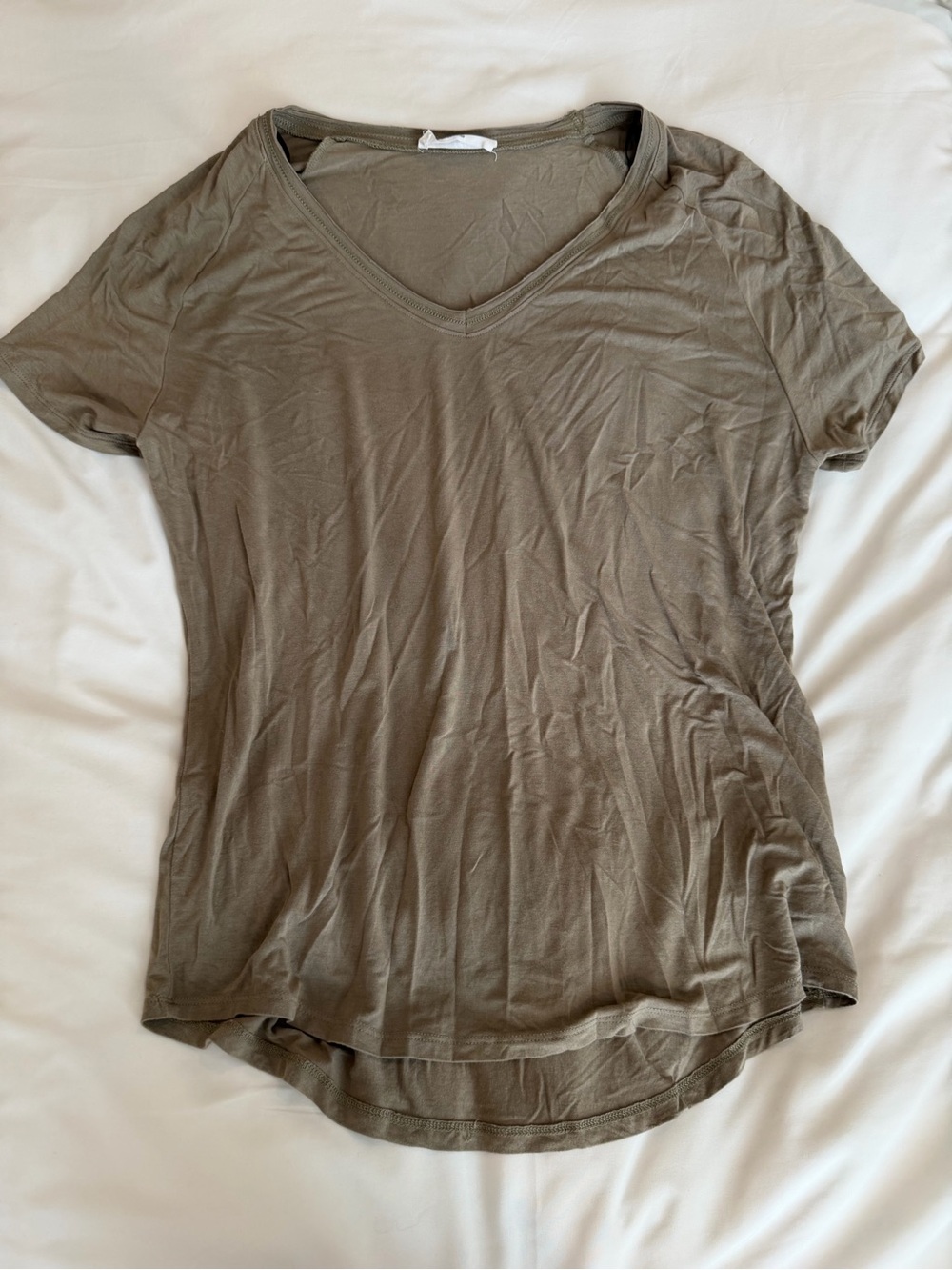 Double Zero Women's V-Neck Short Sleeve Tee in Olive Green